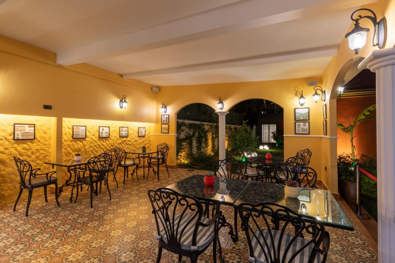 Motif Hotel Çeşme Exteriör bild